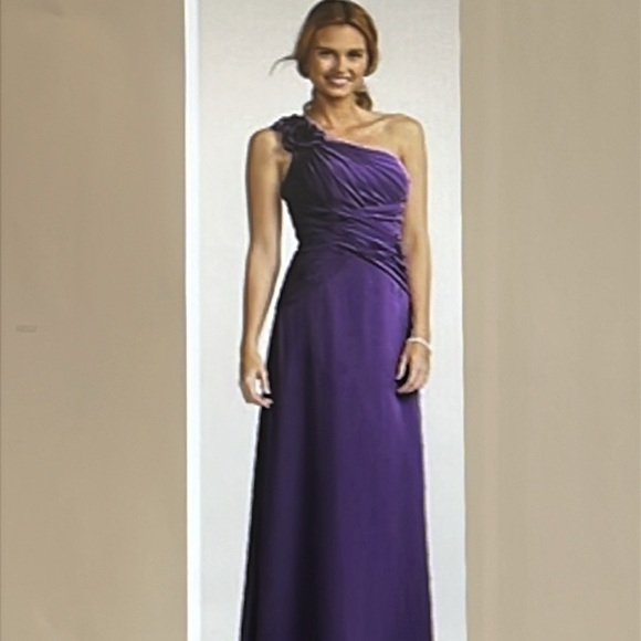 David’s Bridal Elegant Purple One-Shoulder Chiffon Gown XS 2-4 - Picture 1 of 10